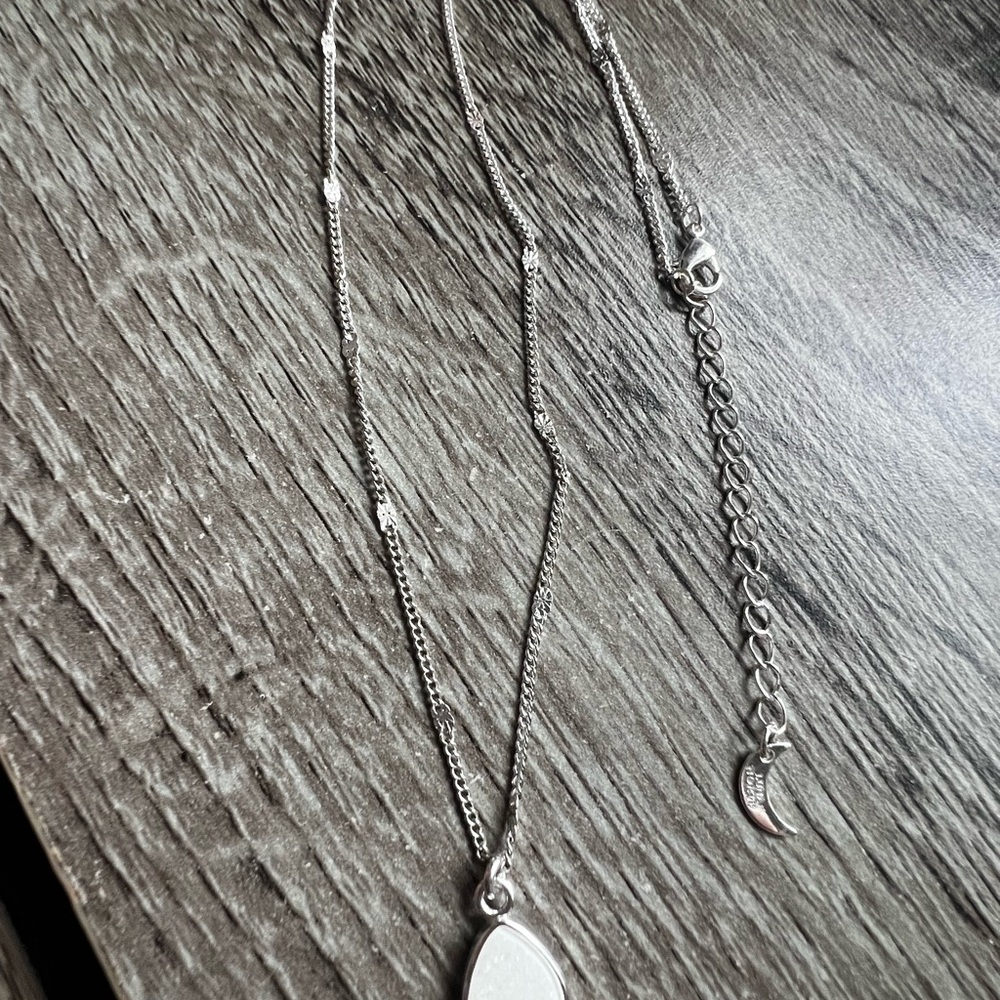 Luna Norte Druzy Quartz Elegant Silver over brass Teardrop Pendant Necklace - Picture 13 of 14